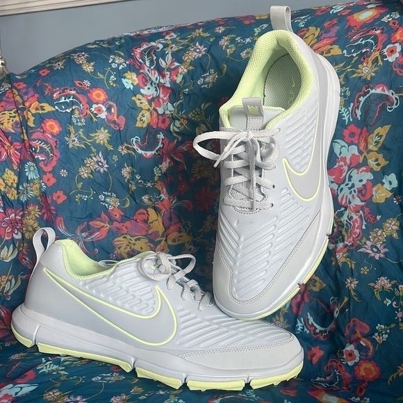 Brand New Nike Golf Shoes Lace Up Sneakers Light Gray & Yellow Traction Modern - Picture 15 of 15